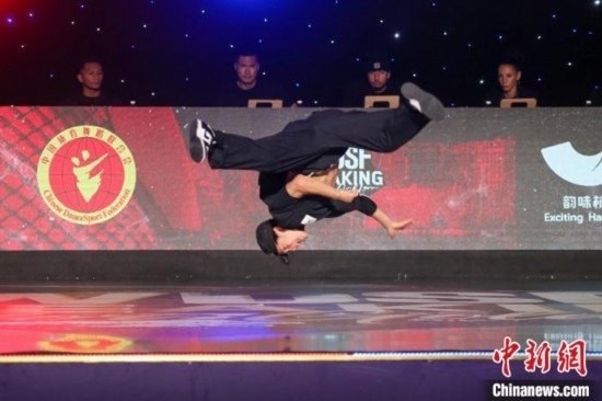 今年7月，首屆亞洲霹靂舞錦標(biāo)賽在拱墅運(yùn)河體育公園體育館舉行。郭天奇 攝
