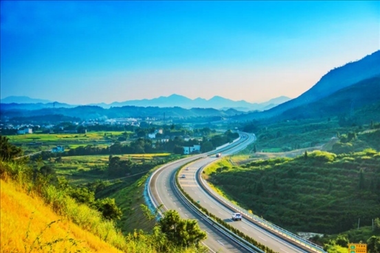 農(nóng)村公路讓老百姓出行變得更便捷。受訪方供圖