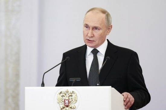 2023年12月8日，俄羅斯總統(tǒng)普京在莫斯科克里姆林宮出席“祖國英雄日”慶祝儀式。新華社/塔斯社