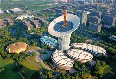 位于武漢光谷未來(lái)科技城的武漢新能源研究院大樓（2022年7月9日攝）。程敏攝/本刊