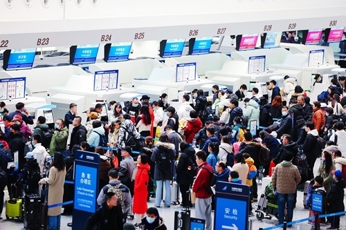 2024年春運(yùn)首日，大興機(jī)場(chǎng)預(yù)計(jì)保障進(jìn)出港旅客13.59萬(wàn)人次。大興機(jī)場(chǎng)供圖