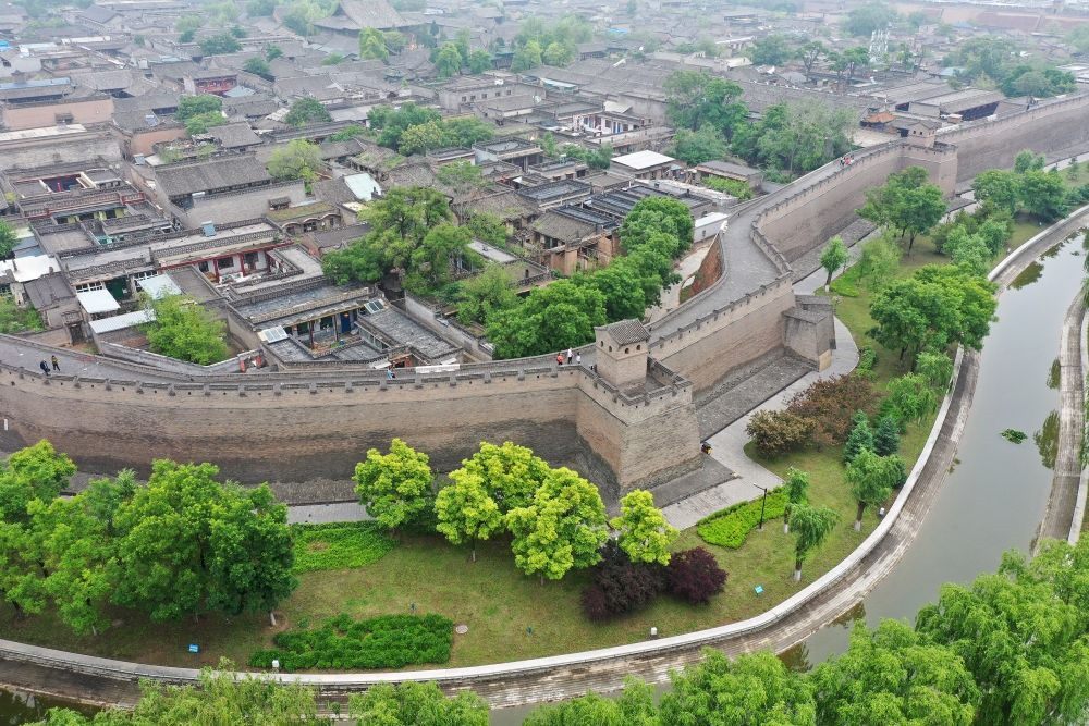 平遙古城一角（2023年5月30日攝，無人機(jī)照片）。新華社記者 詹彥 攝