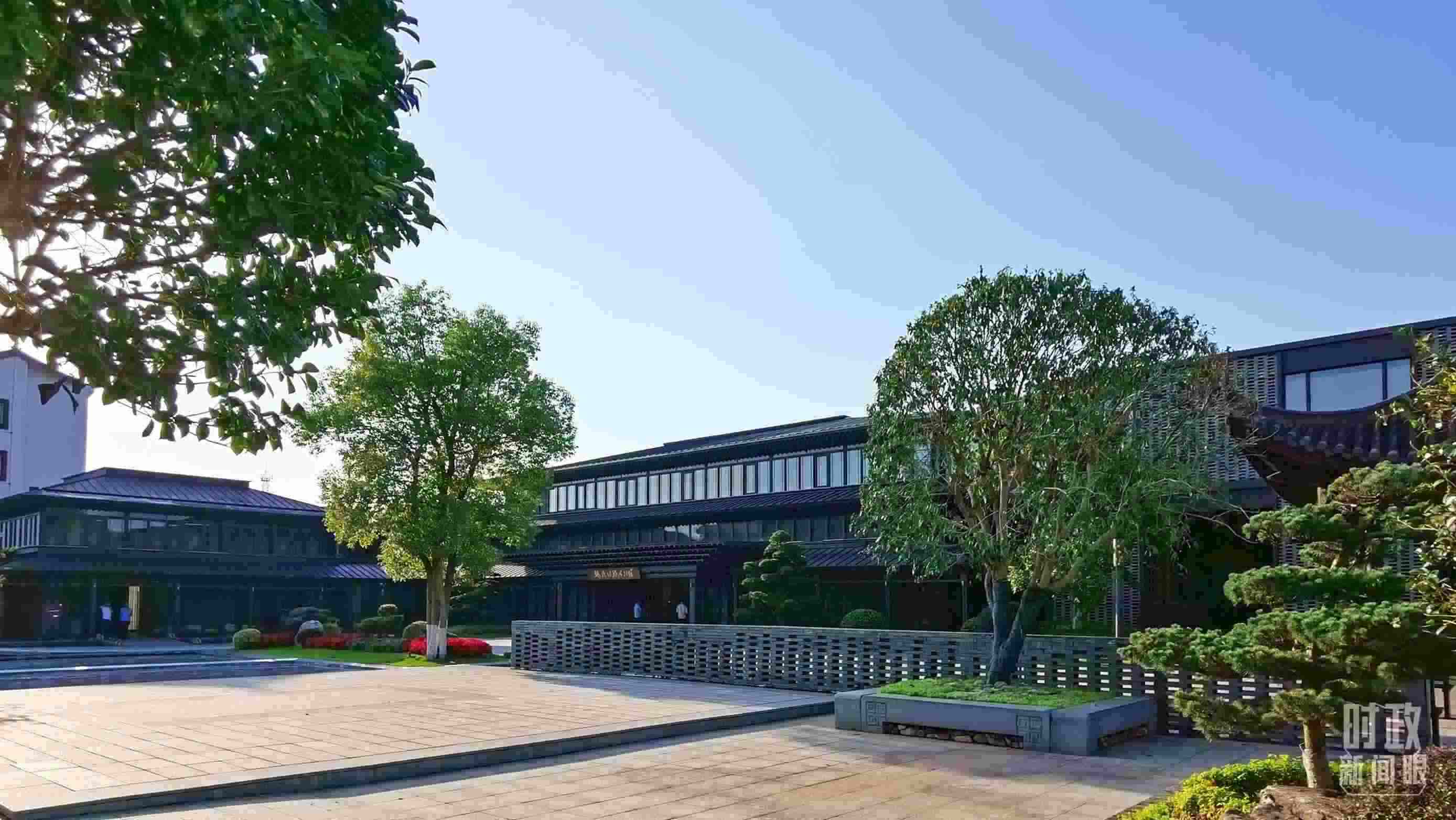 △楓橋經(jīng)驗(yàn)陳列館。2023年9月，習(xí)近平來到這里考察，強(qiáng)調(diào)要發(fā)展好新時(shí)代“楓橋經(jīng)驗(yàn)”。（總臺(tái)央視記者陳漢章拍攝）