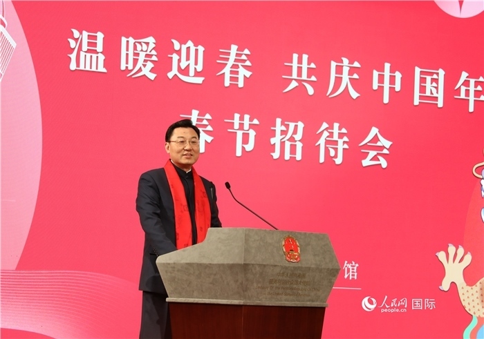 中國(guó)駐美國(guó)大使謝鋒發(fā)表致辭，向全體在美同胞致以親切問(wèn)候。人民網(wǎng)記者 李志偉攝