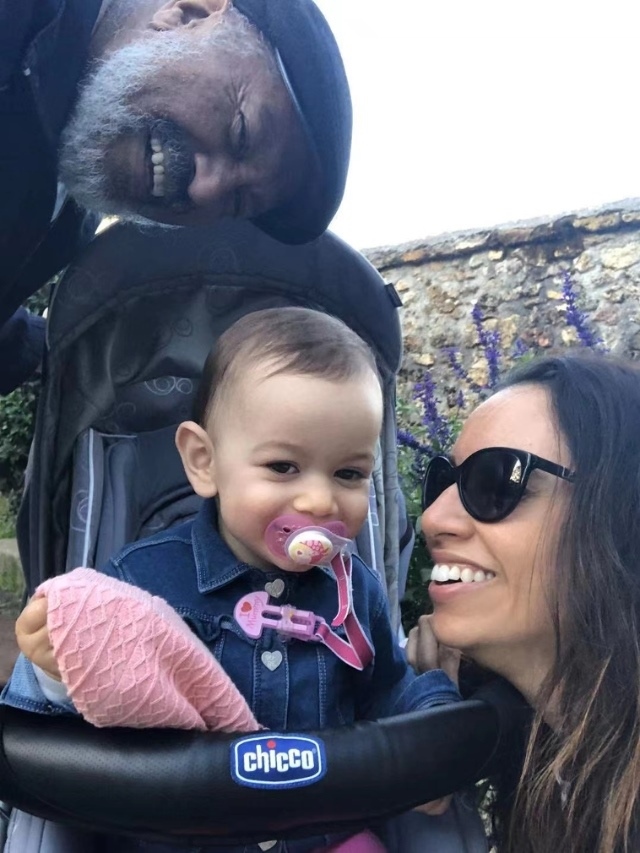 丹尼爾和家人在北京。圖片由受訪者提供