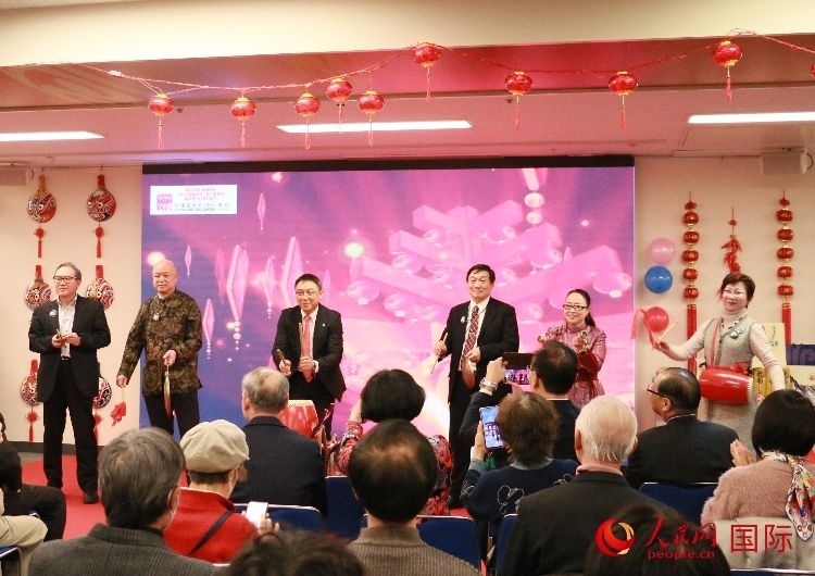 打擊樂合奏《春節(jié)序曲》。人民網(wǎng) 許可攝