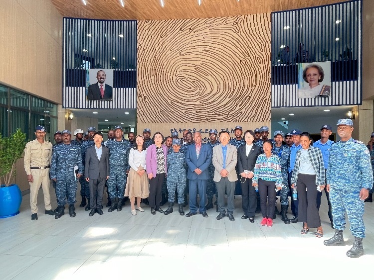 圖為埃塞俄比亞聯(lián)邦警察中文培訓(xùn)班開班儀式現(xiàn)場(chǎng)。亞的斯亞貝巴大學(xué)孔子學(xué)院供圖