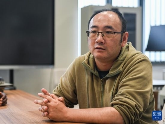 2月15日，在亞的斯亞貝巴的埃塞俄比亞聯(lián)邦職業(yè)技術(shù)培訓(xùn)學(xué)院，魯班工坊中方負(fù)責(zé)人江絳接受新華社采訪。