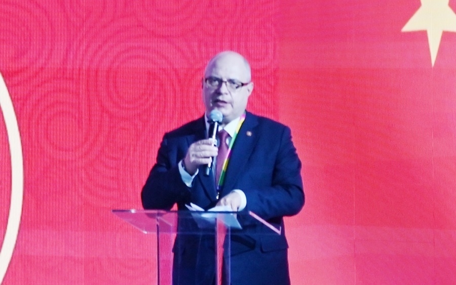 俄羅斯國(guó)家杜馬資產(chǎn)、土地和財(cái)產(chǎn)關(guān)系委員會(huì)主席兼俄中議員友好小組主席加夫里洛夫致辭。主辦方供圖 