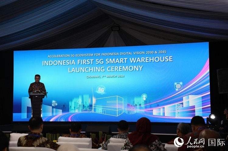 華為印尼CEO郭海龍?jiān)诮夷粌x式發(fā)表講話。人民網(wǎng)記者 曹師韻攝