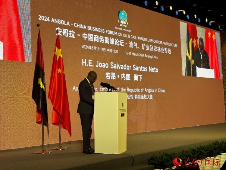 安哥拉駐華大使若昂·內(nèi)圖。人民網(wǎng)記者 張榮攝