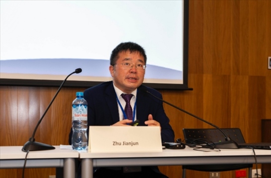 上海外國語大學國際文化交流學院副院長朱建軍做專題講座。（秘魯天主教大學孔子學院供圖）