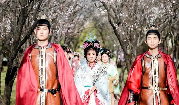 第七屆杏花節(jié)上的漢服巡游。受訪方供圖