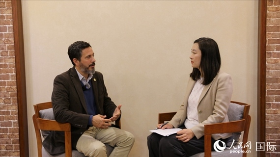 阿根廷布宜諾斯艾利斯大學(xué)阿根廷—中國研究中心主任、阿根廷知名漢學(xué)家畢嘉宏（Ignacio Villagran）接受人民網(wǎng)記者專訪。人民網(wǎng)記者 周雨攝