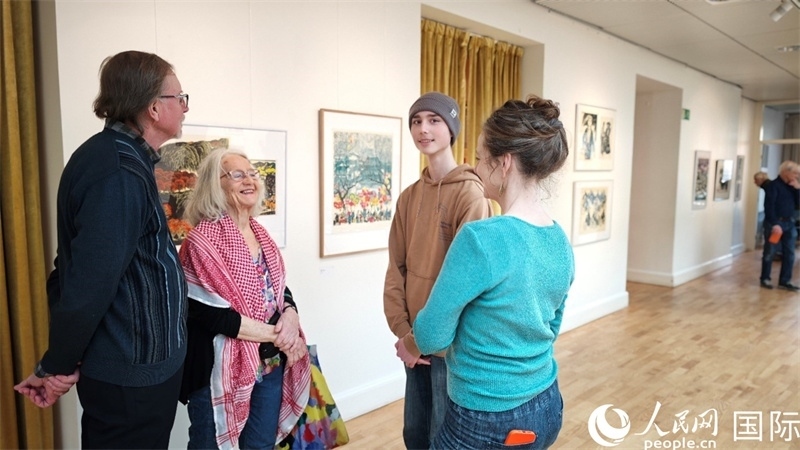 參加講座活動的瑞典聽眾。人民網(wǎng)記者殷淼攝