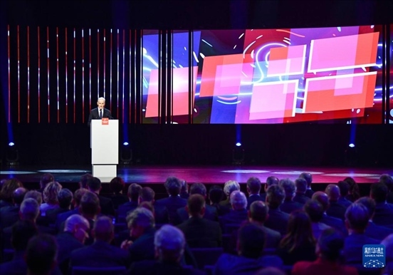 4月21日，挪威首相斯特勒在德國(guó)漢諾威工業(yè)博覽會(huì)開幕式上致辭。挪威是今年展會(huì)主賓國(guó)。新華社記者 任鵬飛 攝