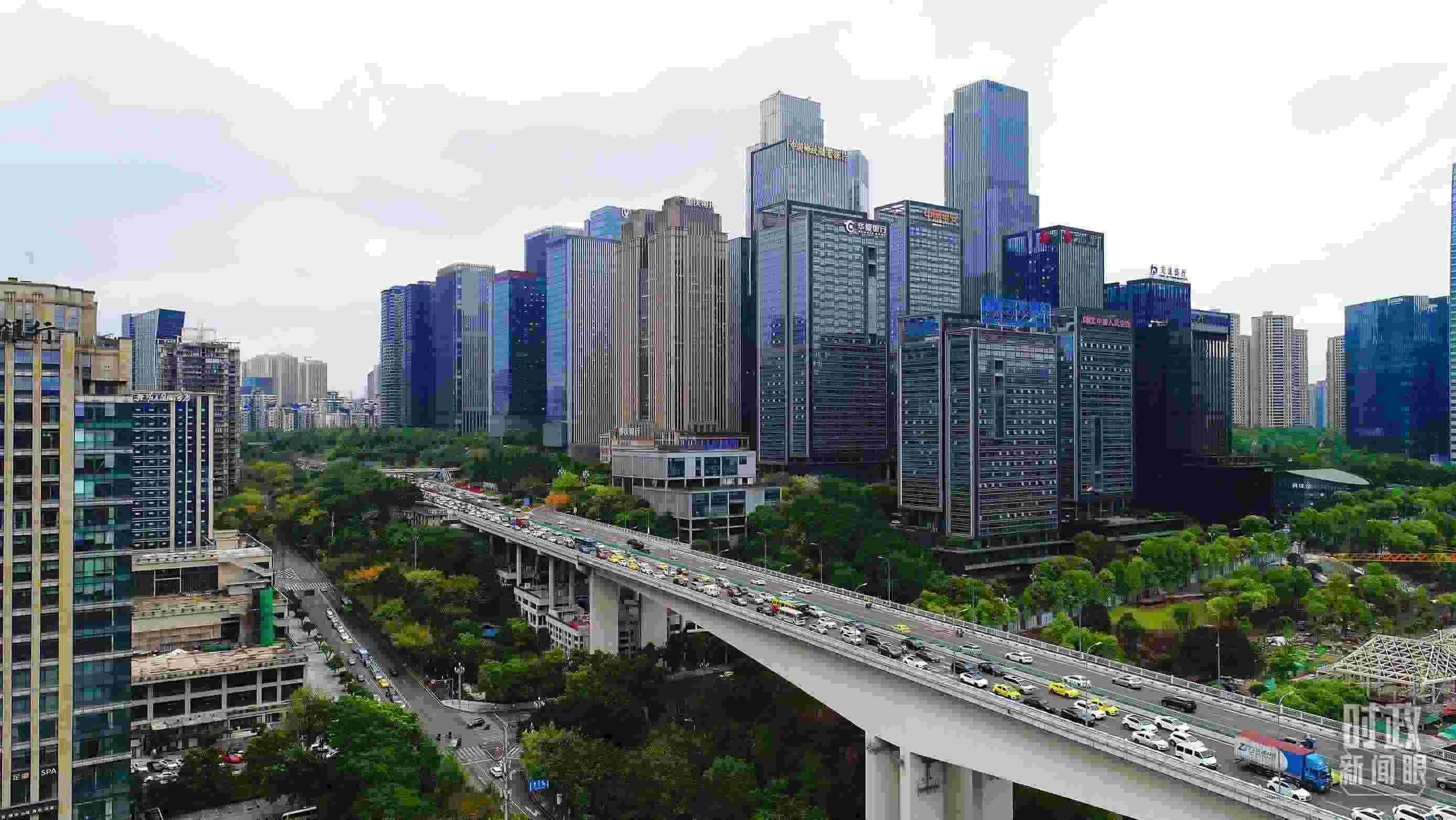 △重慶市數(shù)字化城市運(yùn)行和治理中心。（總臺記者于濱拍攝）