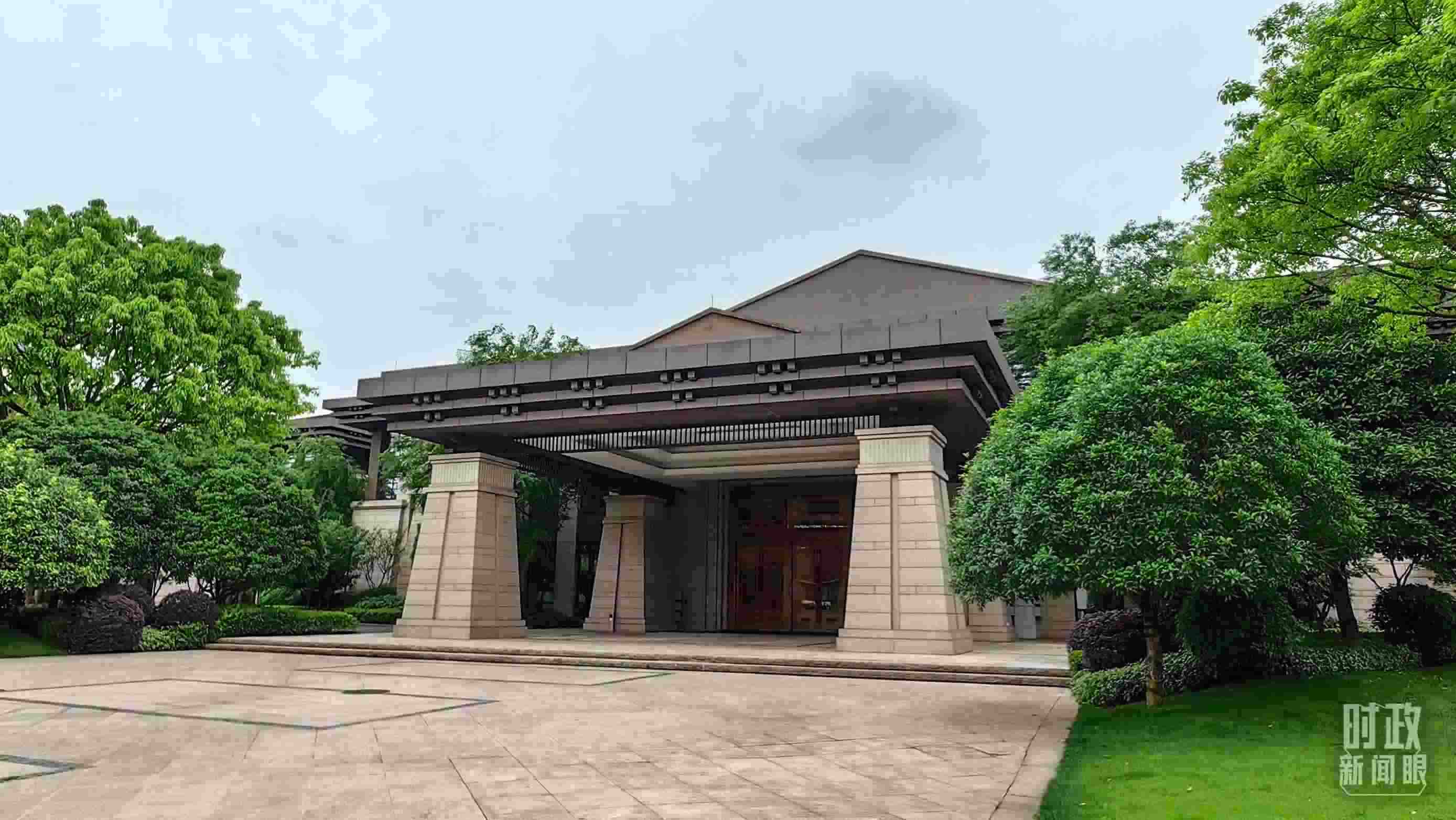 △重慶市渝州賓館，新時代推動西部大開發(fā)座談會在這里召開。（總臺央視記者段德文拍攝）