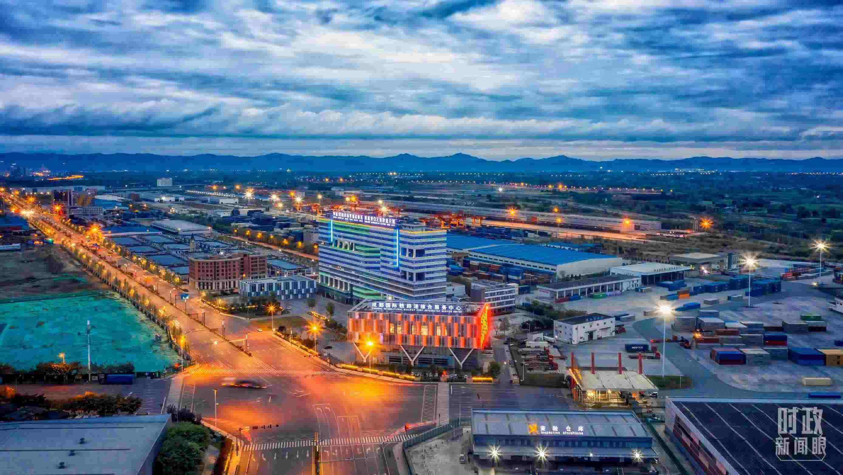 △成都國際鐵路港內(nèi)陸港口。（圖/視覺中國）