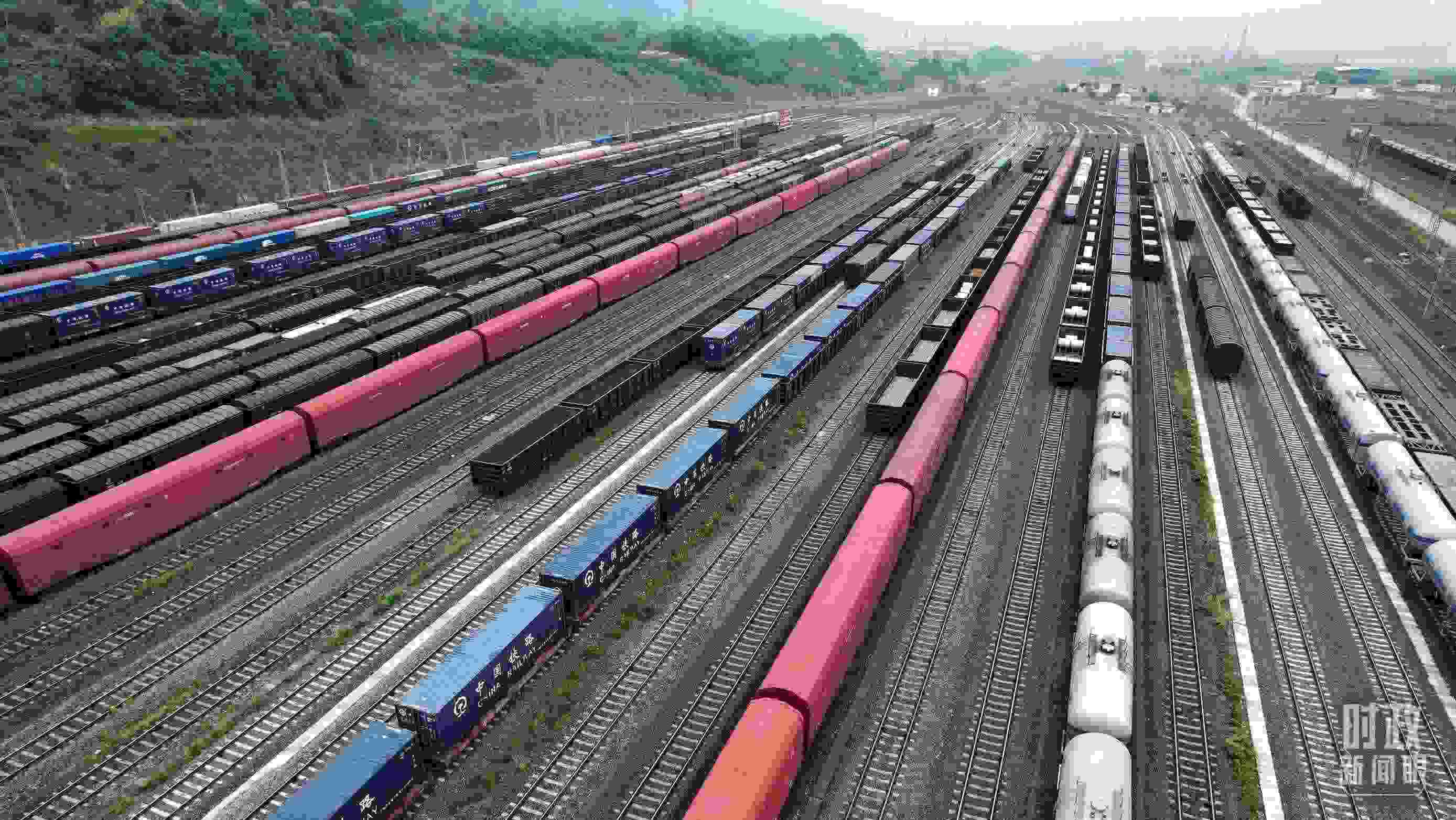 △重慶國(guó)際物流樞紐園區(qū)。（總臺(tái)央視記者范凱拍攝）