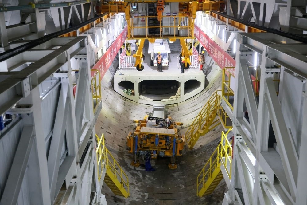 2024年2月16日，中鐵十四局集團(tuán)的建設(shè)者在京唐城際鐵路運(yùn)潮減河隧道施工。新華社記者 邢廣利 攝