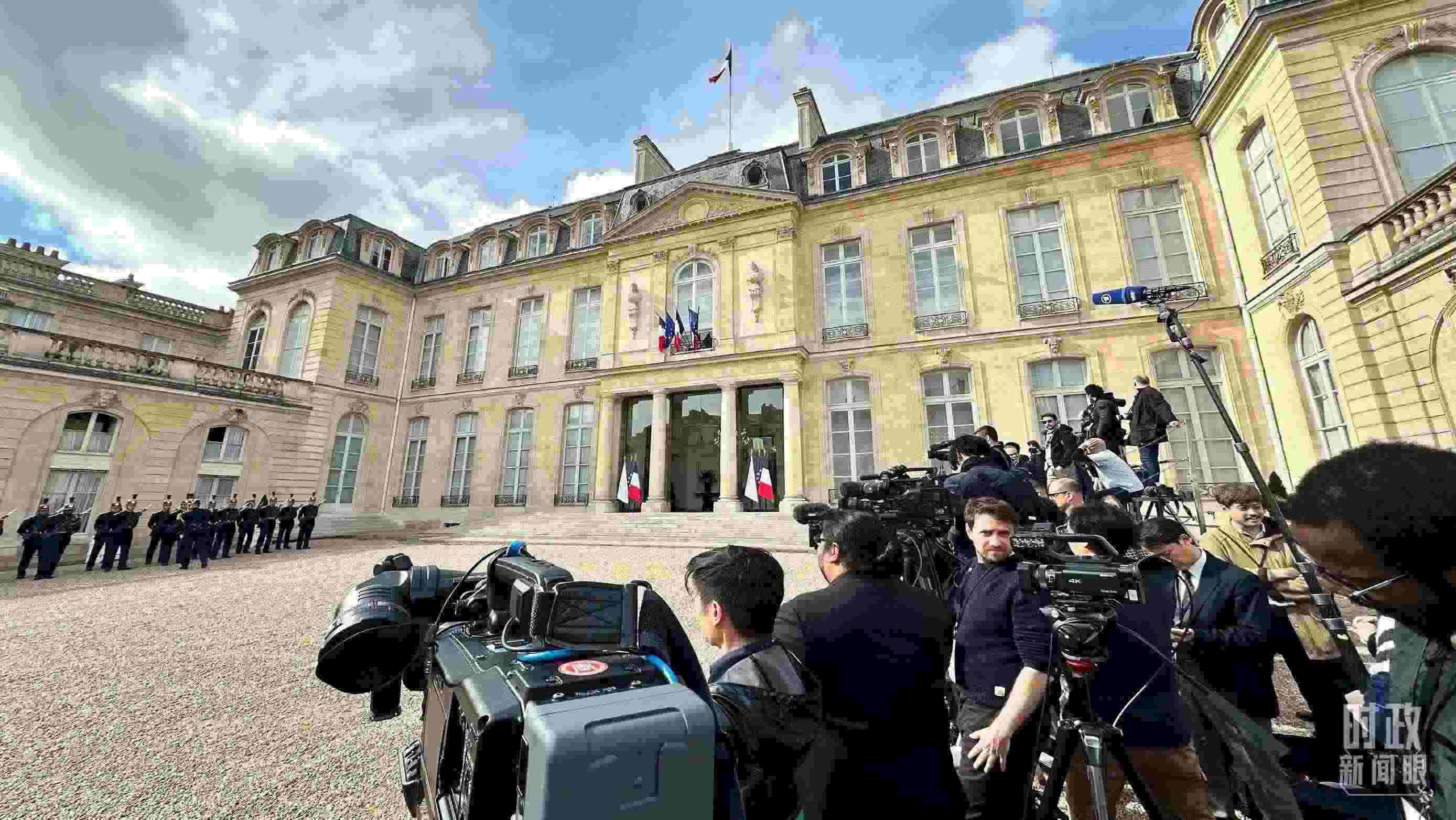 △愛(ài)麗舍宮。（總臺(tái)央視記者關(guān)舟拍攝）