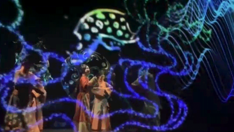 馬王堆復(fù)原動(dòng)態(tài)展《一念·辛追夢(mèng)》以多媒體視覺(jué)影像，為觀眾提供沉浸式視聽(tīng)感受。