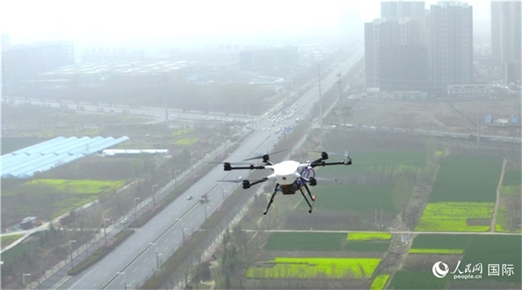 無(wú)人機(jī)。人民網(wǎng)記者 劉寧攝