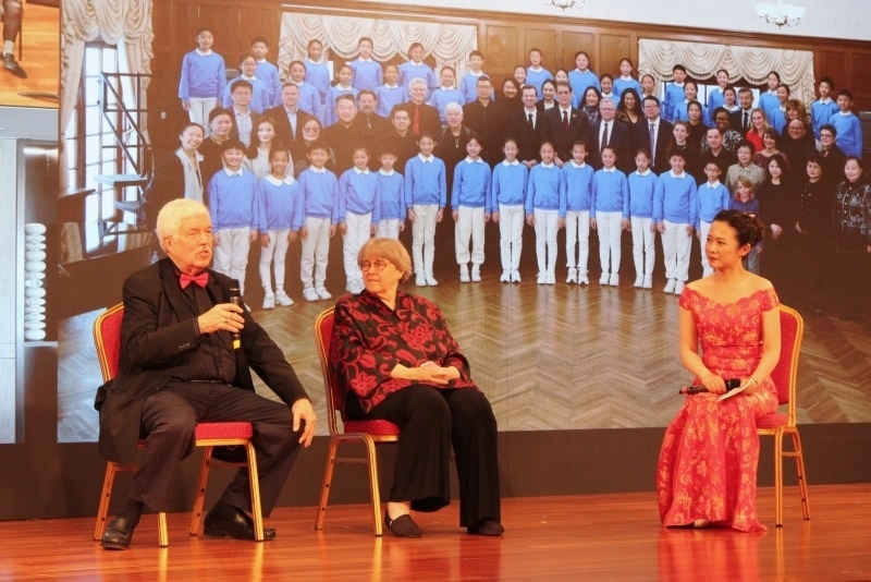 3、費(fèi)城交響樂團(tuán)小提琴手戴維·布斯講述自己與中國50多年的友好故事。 伊莎貝爾·羅德里格斯攝