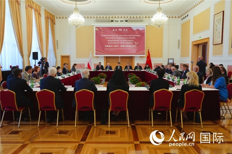 圖為座談會現(xiàn)場。 人民網記者 李增偉 攝