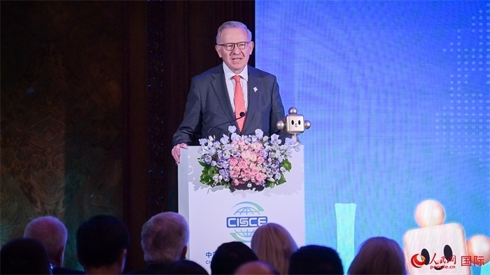 英中貿(mào)易協(xié)會主席古沛勤爵士致辭。人民網(wǎng) 郭錦標(biāo)攝