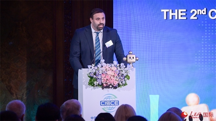 英國48家集團俱樂部主席杰克·佩里致辭。人民網(wǎng) 郭錦標(biāo)攝