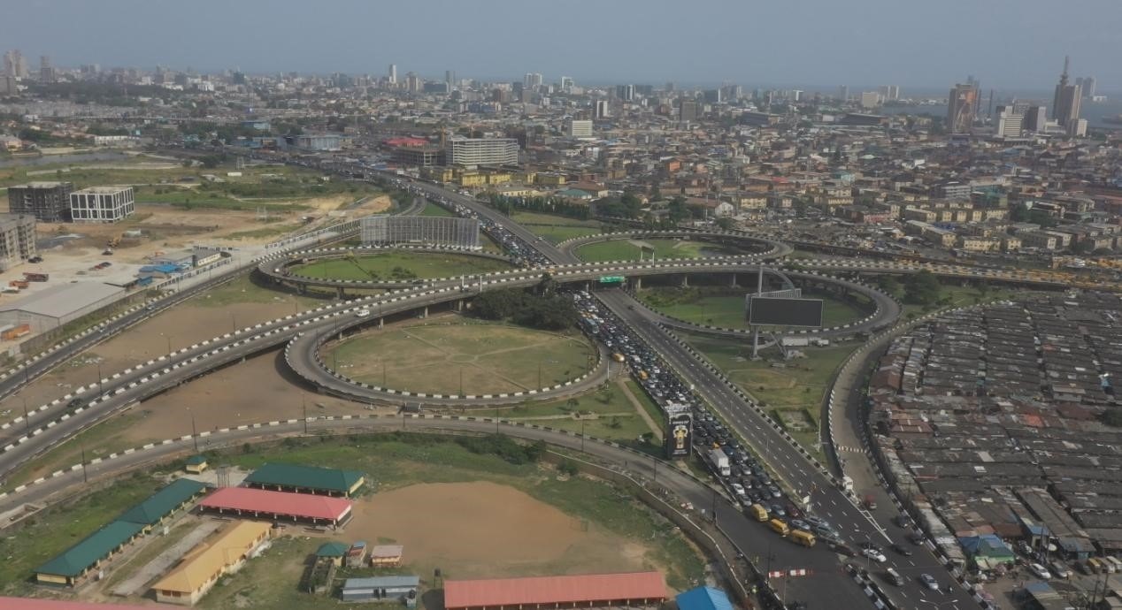 新修復(fù)的尼日利亞拉各斯三號橋鳥瞰圖。中國土木尼日利亞有限公司供圖