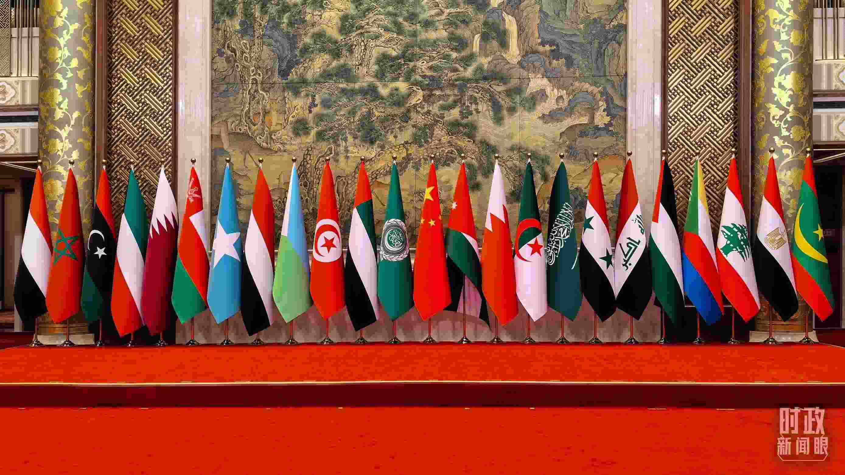 △會(huì)議現(xiàn)場(chǎng)的集體合影區(qū)。（總臺(tái)央廣記者潘毅拍攝）