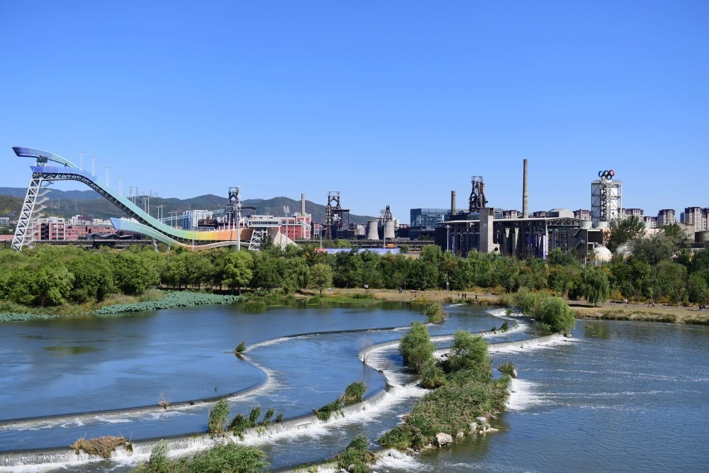 在北京首鋼園附近拍攝的永定河（2022年10月4日攝）。新華社記者 張晨霖 攝