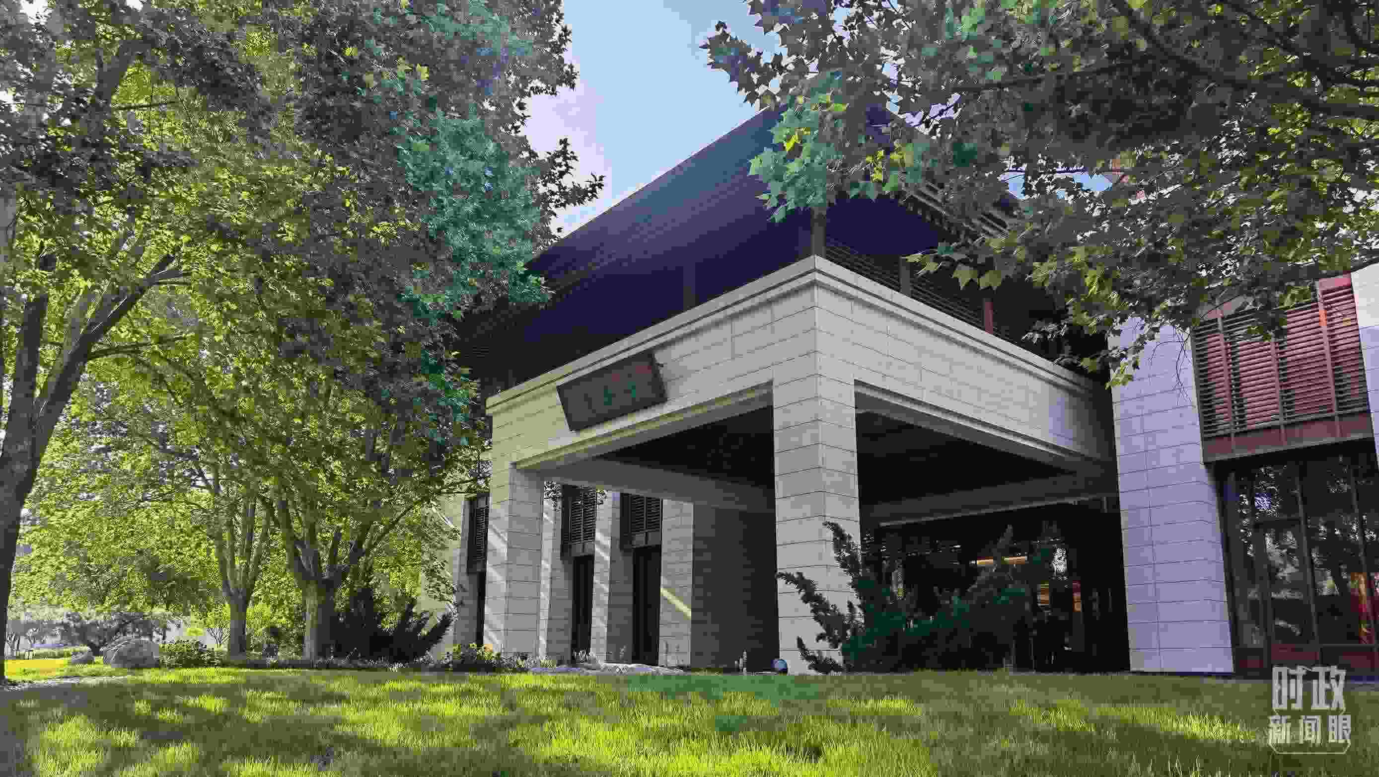 △釣魚(yú)臺(tái)芳華苑。（總臺(tái)央視記者石丞拍攝）