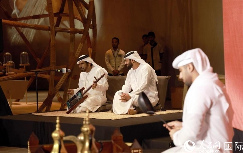 阿拉伯咖啡演示和當(dāng)?shù)匚幕硌?。人民網(wǎng)記者 管克江攝