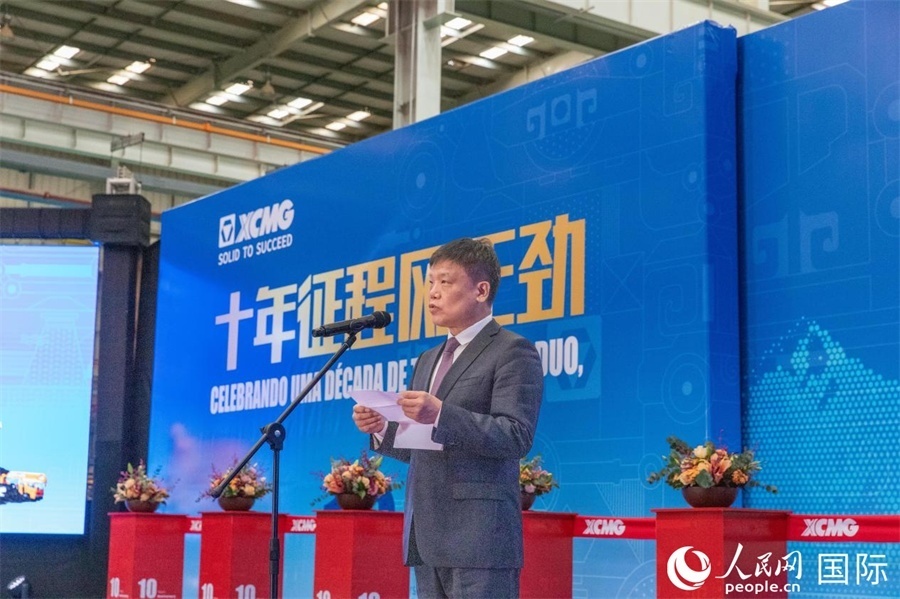 中國(guó)貿(mào)促會(huì)駐巴西代表處總代表郭英會(huì)在致辭中表示，過(guò)去十年，中巴經(jīng)貿(mào)關(guān)系迅猛發(fā)展，數(shù)百家中國(guó)企業(yè)進(jìn)入巴西，投資巴西，為巴西的經(jīng)濟(jì)建設(shè)貢獻(xiàn)中國(guó)企業(yè)的力量。 人民日?qǐng)?bào)社拉美中心分社 威廉·科埃略·維亞納攝