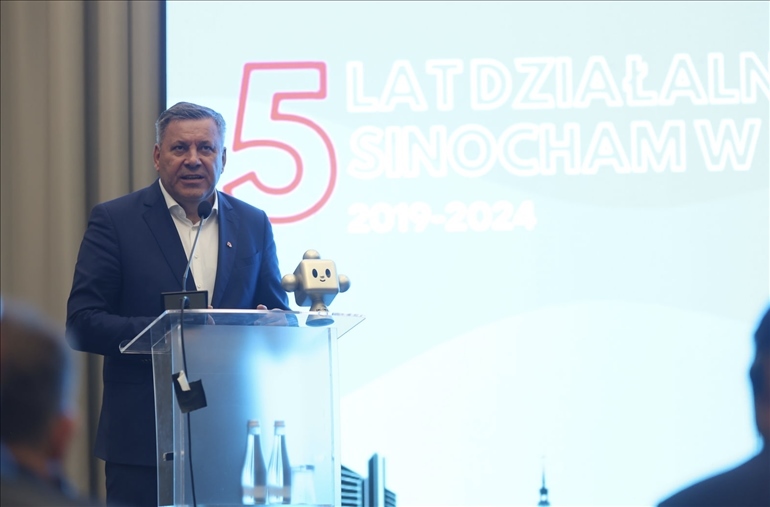 波蘭前副總理比霍琴斯基致辭。