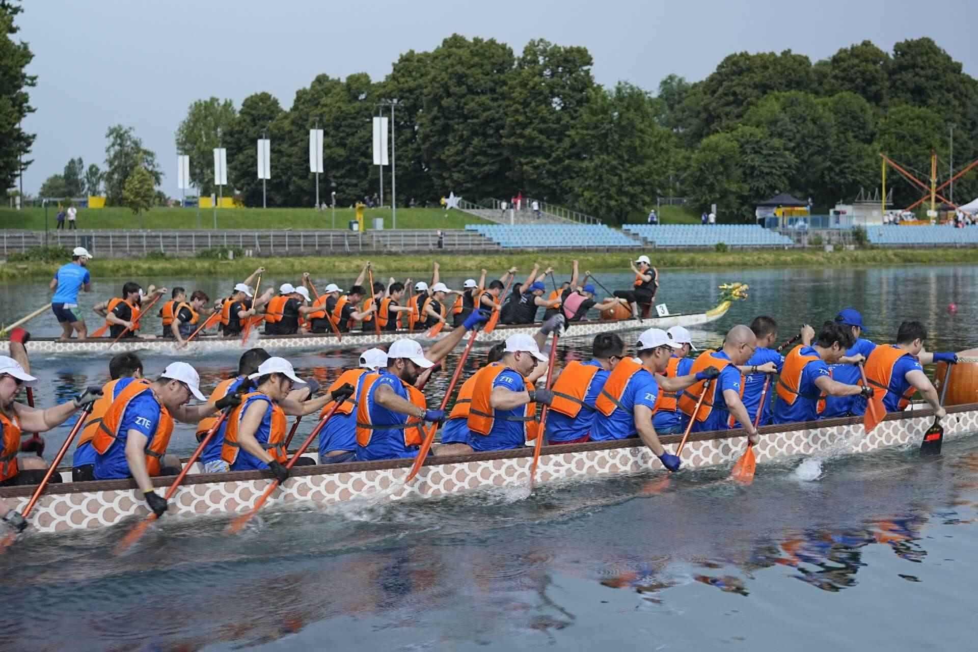 爭(zhēng)渡、爭(zhēng)渡，選手們你爭(zhēng)我?jiàn)Z，奮勇?tīng)?zhēng)先。主辦方供圖