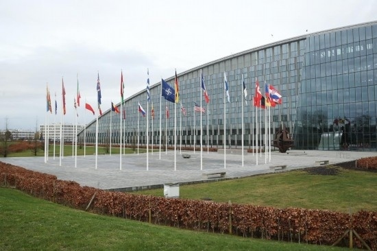  這是2月15日在比利時(shí)布魯塞爾拍攝的北約總部一角。為期一天的北約成員國(guó)國(guó)防部長(zhǎng)會(huì)議15日在比利時(shí)首都布魯塞爾結(jié)束。會(huì)議就加強(qiáng)北約的威懾和防御以及對(duì)烏克蘭的支持等問(wèn)題展開(kāi)討論。新華社記者趙丁喆攝