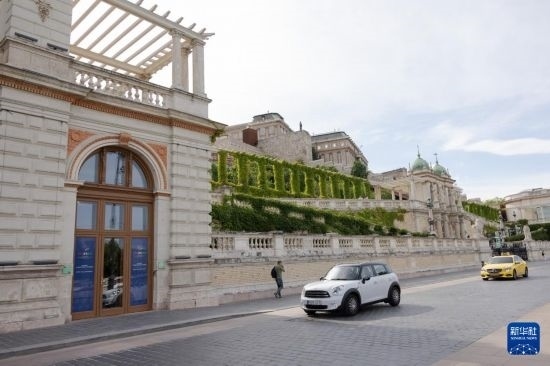 這是7月1日在匈牙利布達(dá)佩斯拍攝的匈牙利作為歐盟輪值主席國舉辦系列活動的場地外景。新華社發(fā)（弗爾季·奧蒂洛攝）