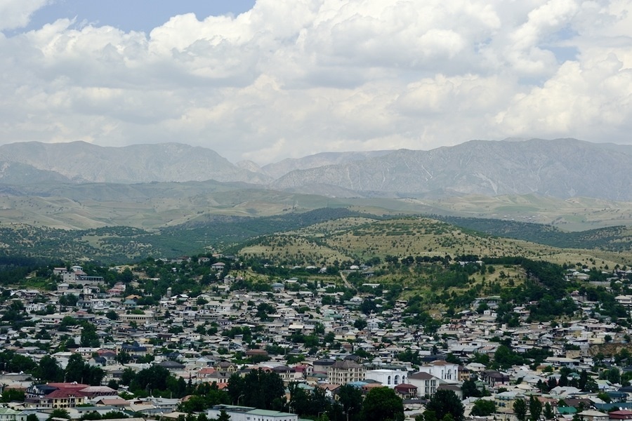 這是2024年6月13日拍攝的塔吉克斯坦首都杜尚別城市風光。新華社記者 鄭開君 攝