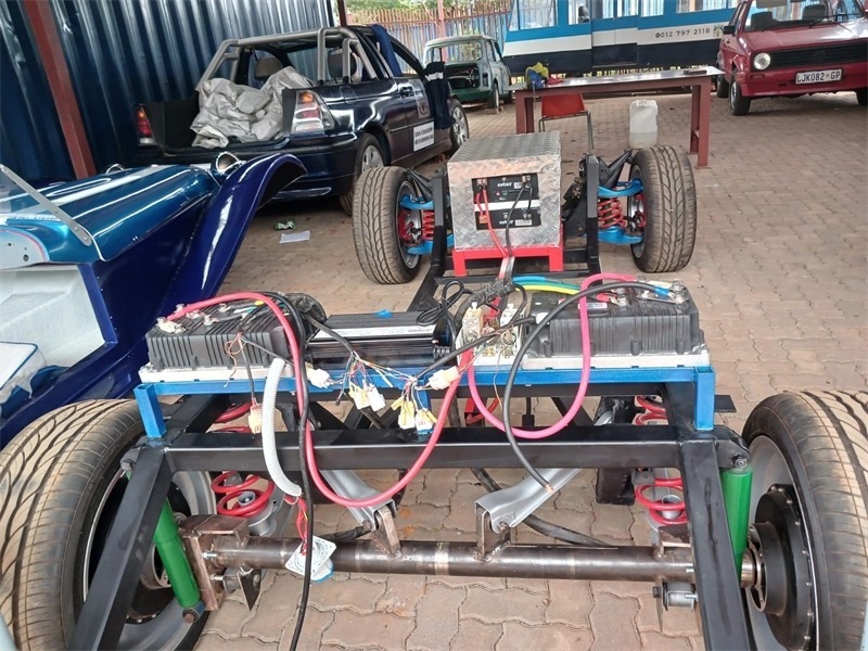 “老爺車”的跟上電動(dòng)潮流。索尚古夫技術(shù)高中供圖