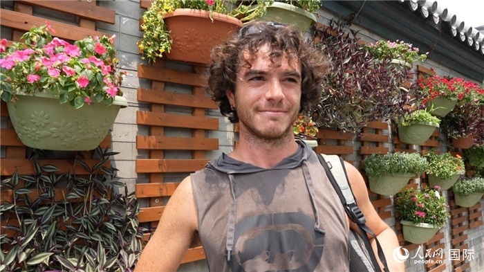 圖為意大利籍游客盧卡·拉·萬(wàn)科（Luca La Vanco）。人民網(wǎng)記者 吳超嵐攝