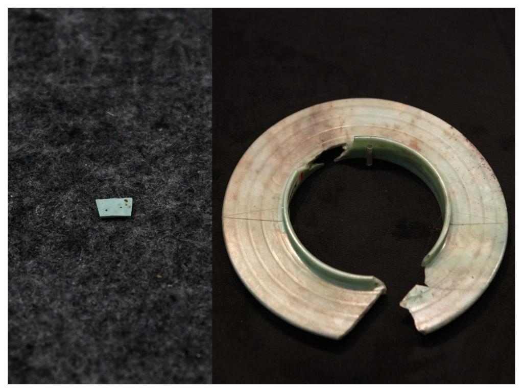 拼版照片：左圖為2024年7月10日拍攝的三星堆遺址出土的綠松石片（新華社記者王曦 攝），右圖為2024年7月21日在三星堆博物館文物保護(hù)與修復(fù)館拍攝的有領(lǐng)玉璧（新華社記者唐文豪 攝）。