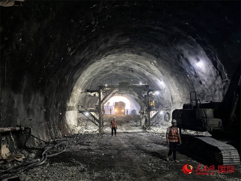 隧道施工現(xiàn)場圖片。人民網(wǎng) 賽義德·邁赫迪攝