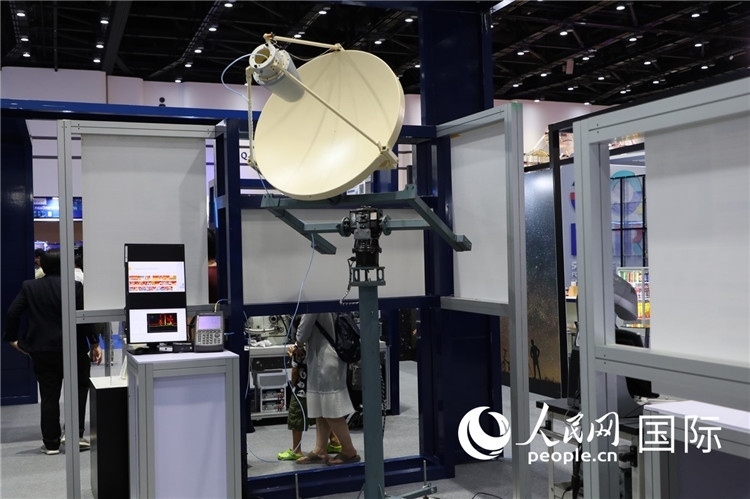 泰國(guó)衛(wèi)星設(shè)備。人民網(wǎng)記者 簡(jiǎn)承淵攝