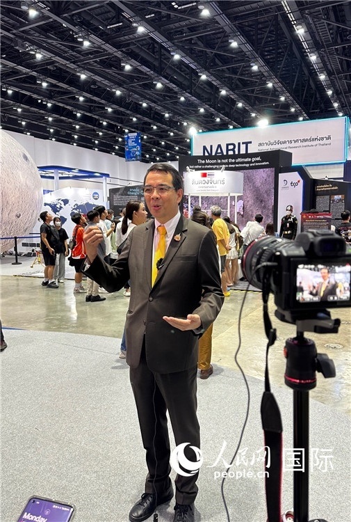 泰國(guó)國(guó)家天文研究所所長(zhǎng)薩蘭接受采訪。人民網(wǎng)記者簡(jiǎn)承淵攝
