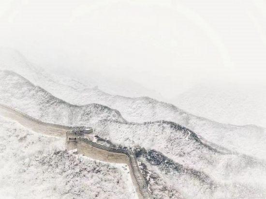 朱銳拍攝的長(zhǎng)城雪景。（受訪者供圖）